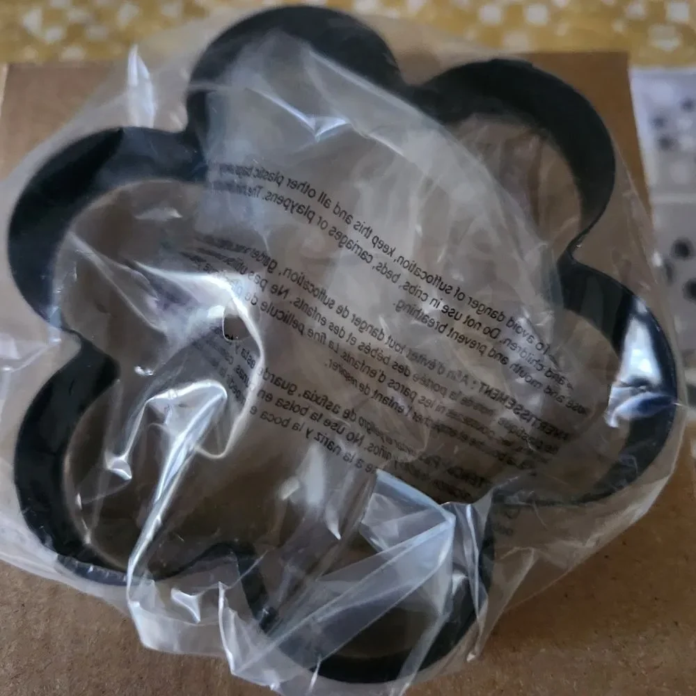 Avon Set of 4 Spring Breakfast Molds (2) Flower, Butterfly, Bunny NIB